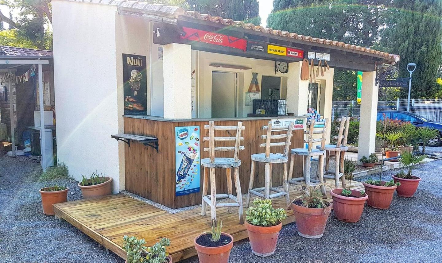 Camping Porte Des Alpilles By M.A Destination Glamping Saint-Étienne-du-Grès Esterno foto