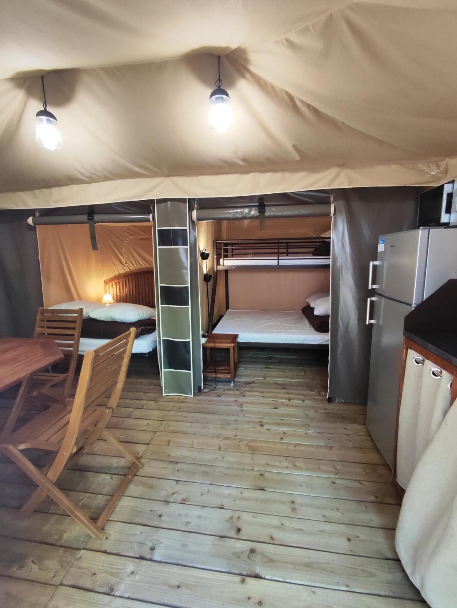 Camping Porte Des Alpilles By M.A Destination Glamping Saint-Étienne-du-Grès Esterno foto