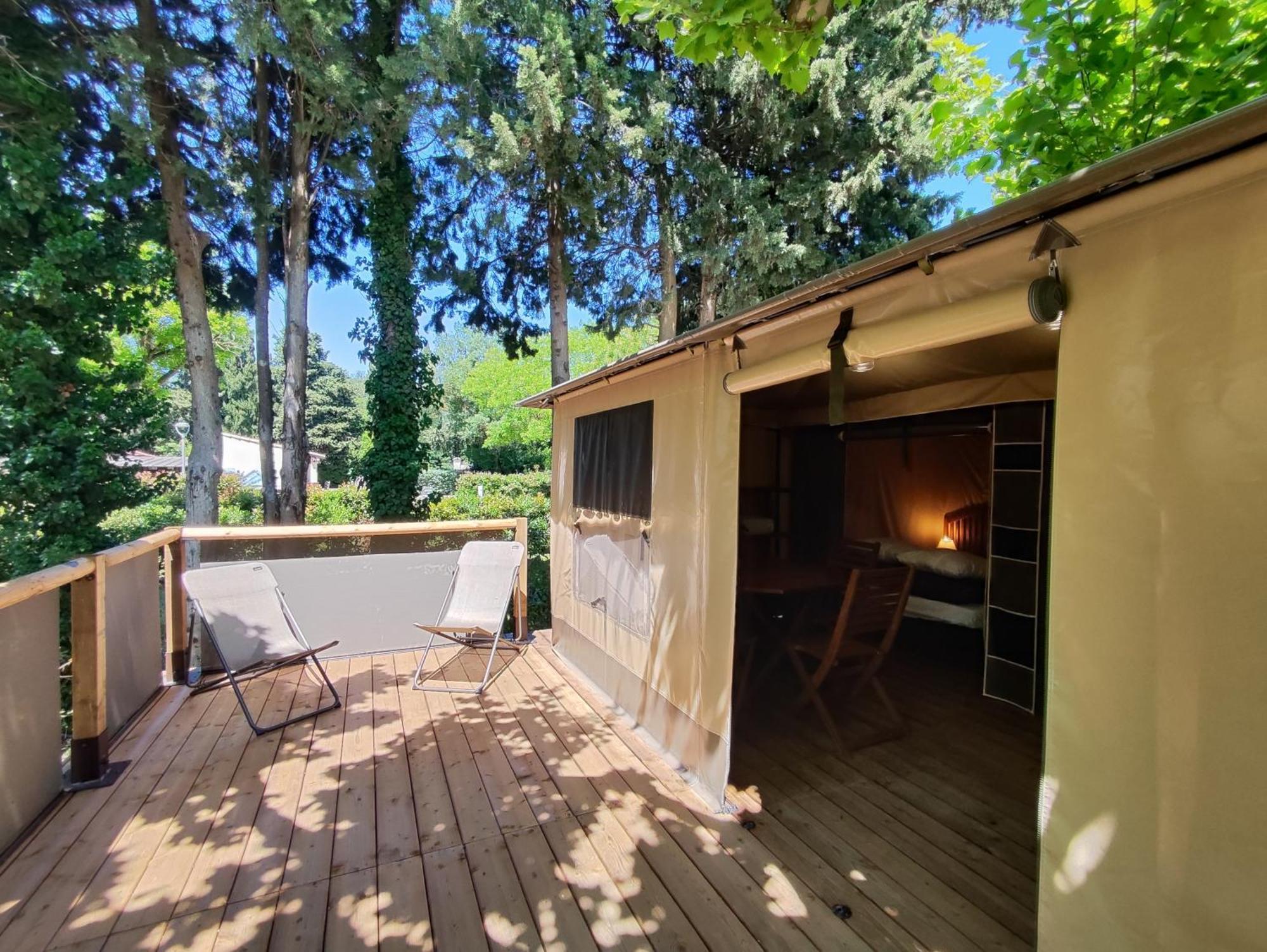 Camping Porte Des Alpilles By M.A Destination Glamping Saint-Étienne-du-Grès Esterno foto