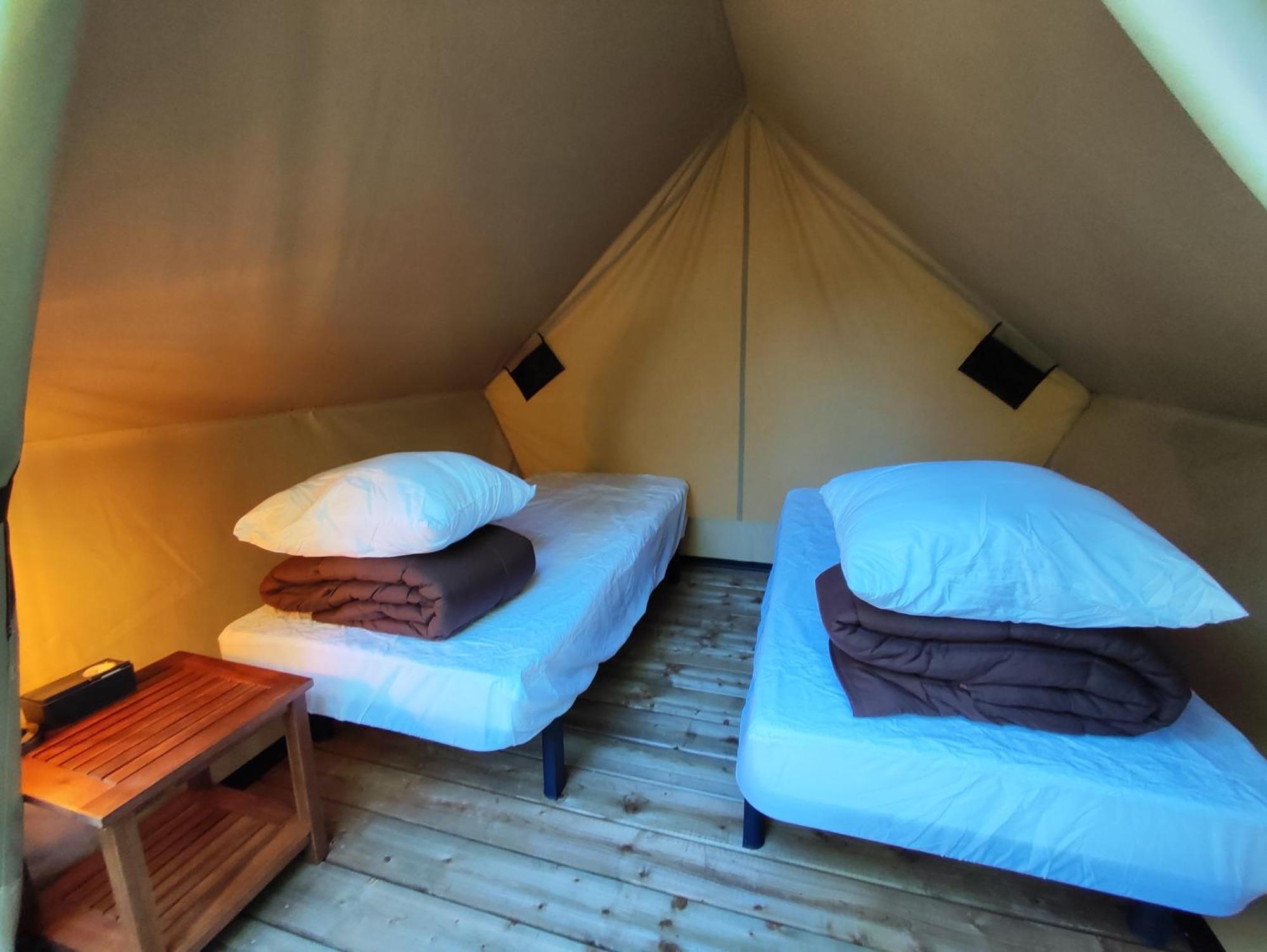 Camping Porte Des Alpilles By M.A Destination Glamping Saint-Étienne-du-Grès Esterno foto