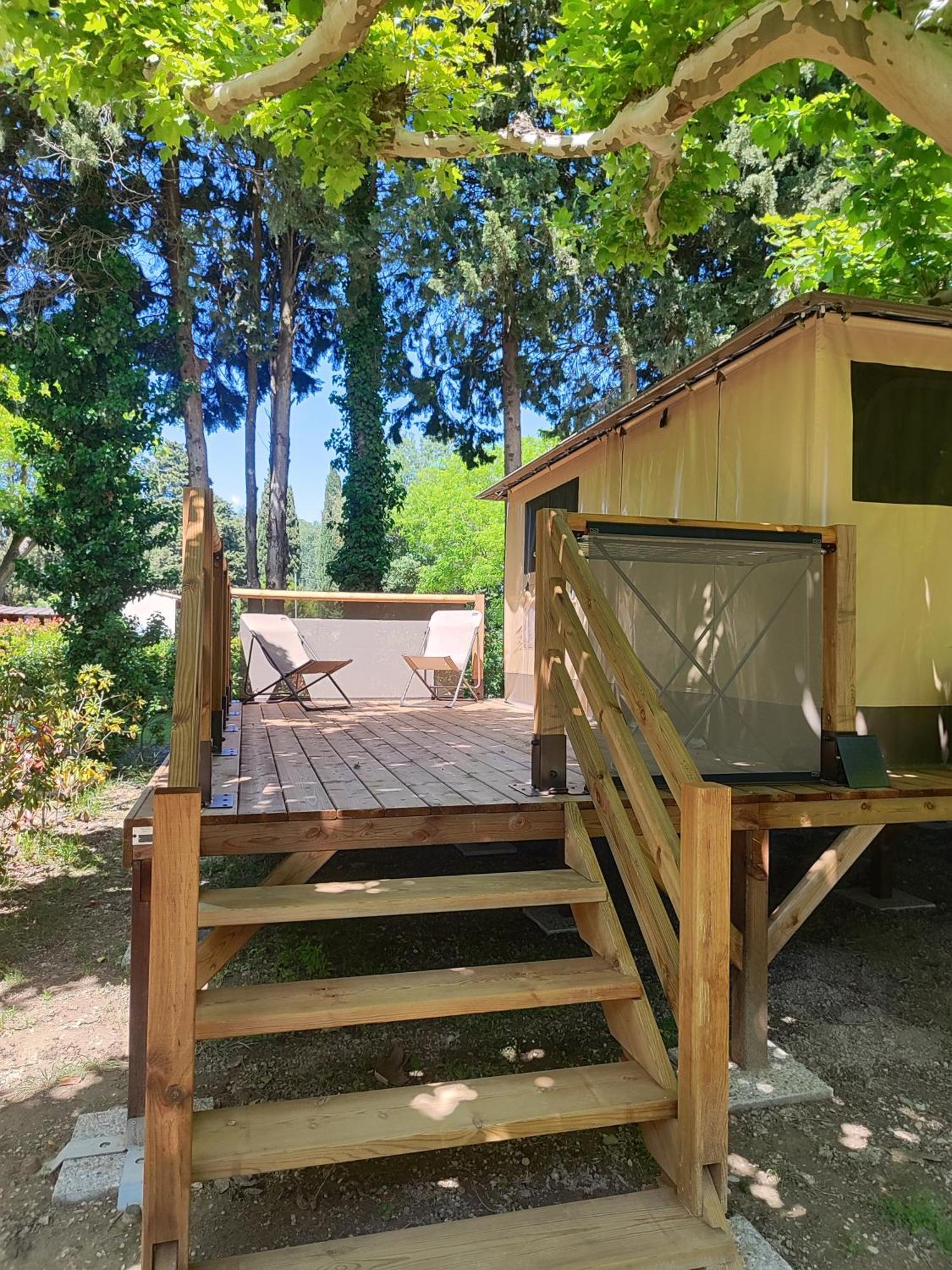 Camping Porte Des Alpilles By M.A Destination Glamping Saint-Étienne-du-Grès Esterno foto