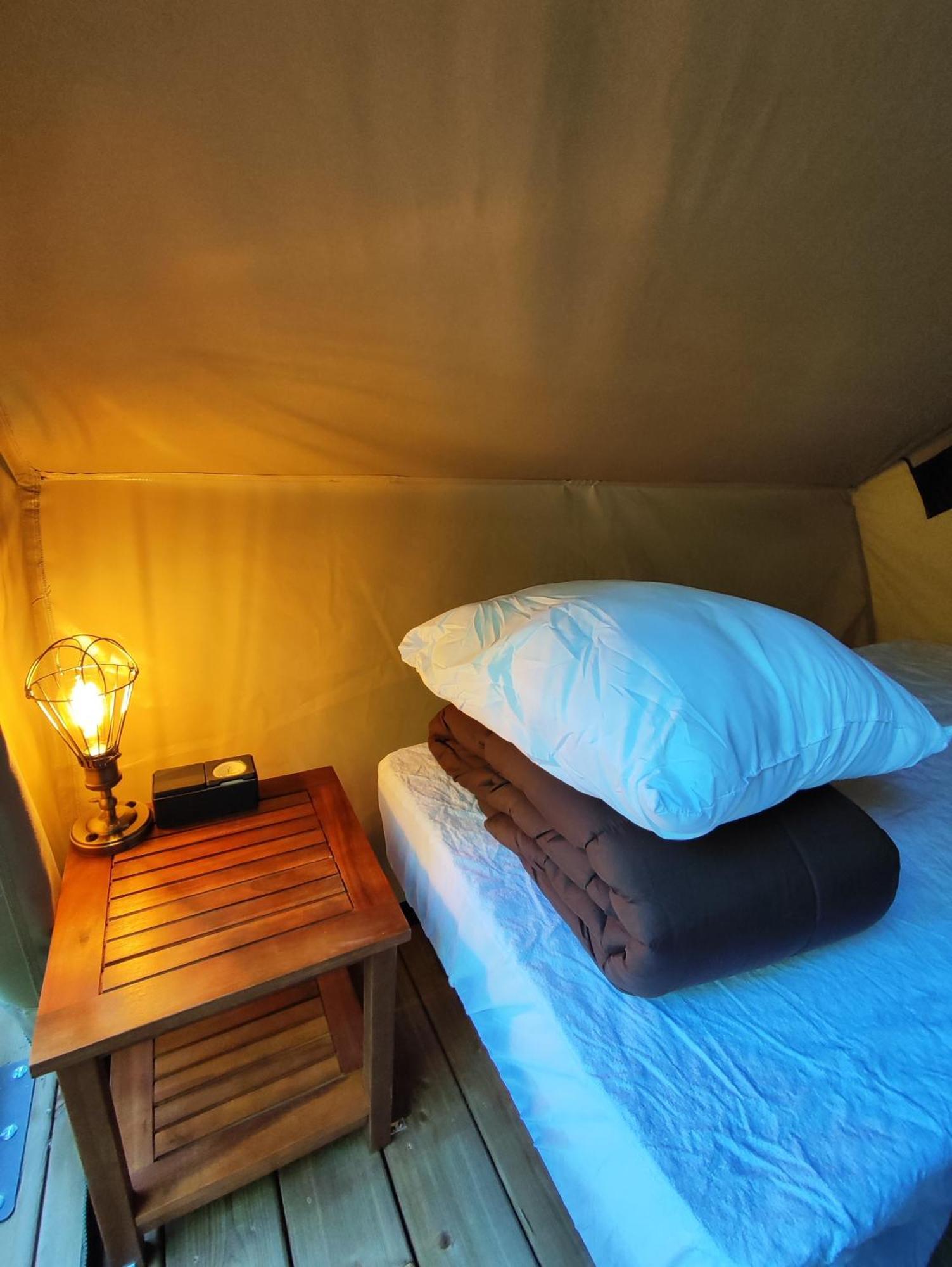 Camping Porte Des Alpilles By M.A Destination Glamping Saint-Étienne-du-Grès Esterno foto