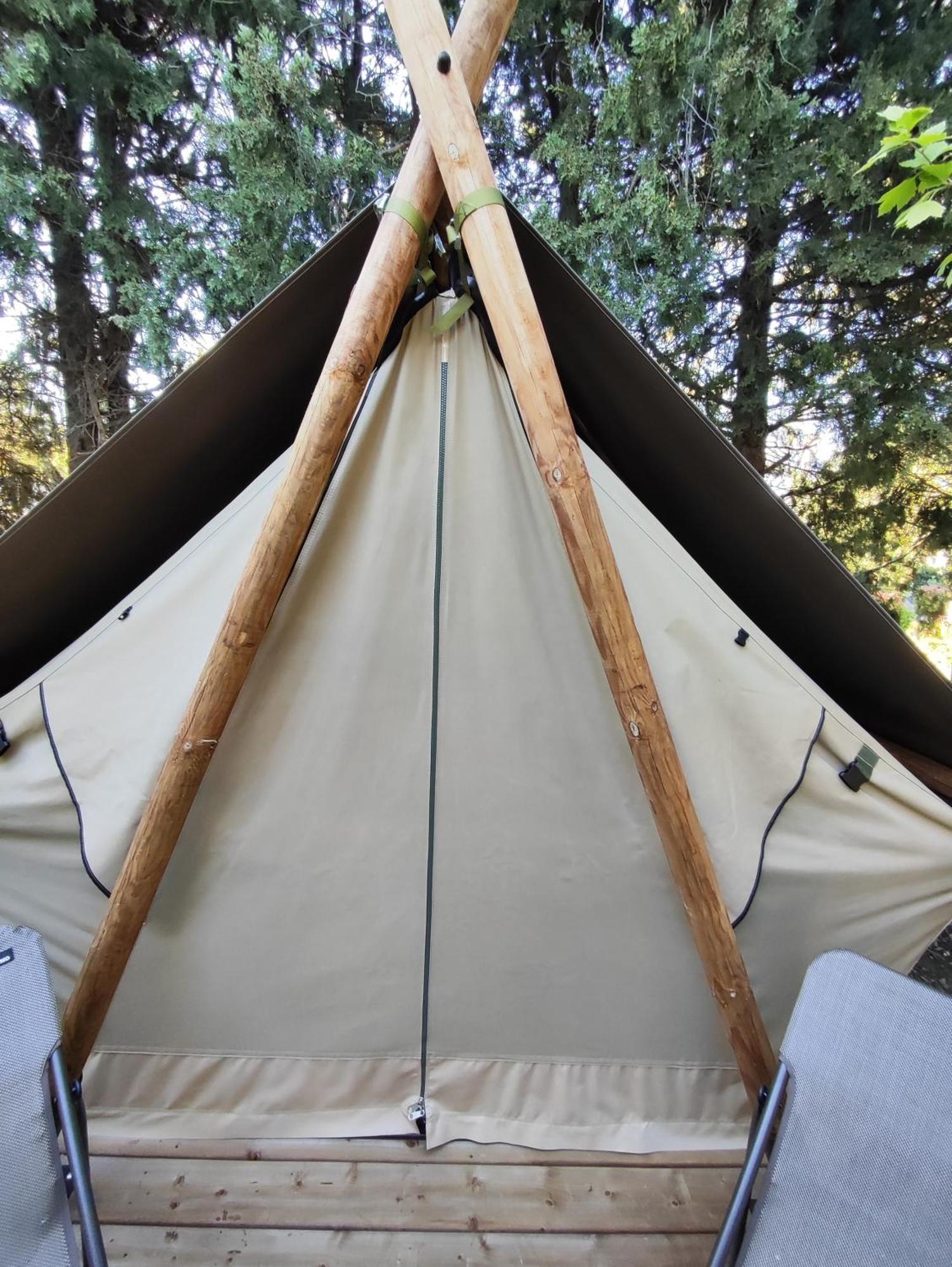 Camping Porte Des Alpilles By M.A Destination Glamping Saint-Étienne-du-Grès Esterno foto